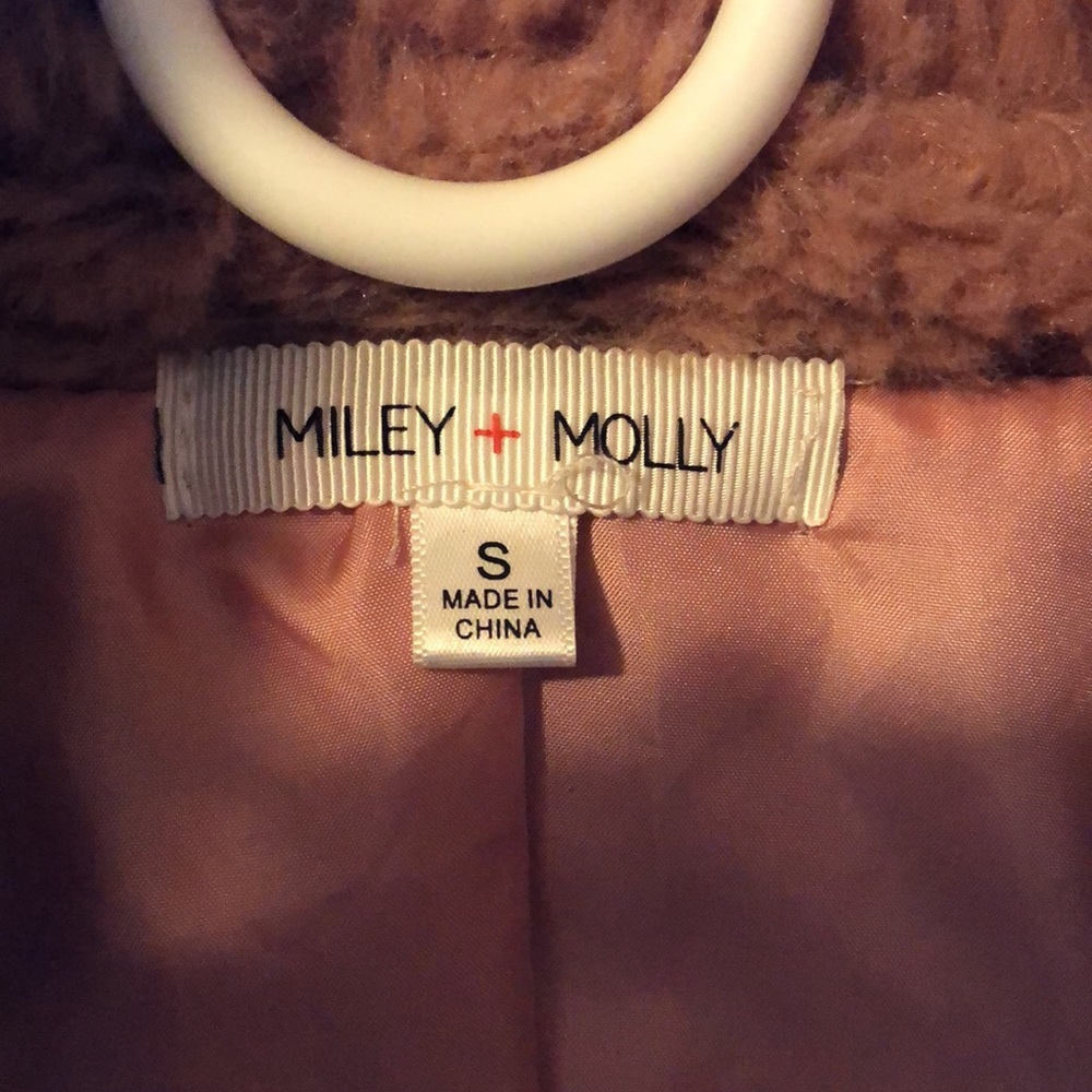 Fuzzy jacket - Picture 3 of 3